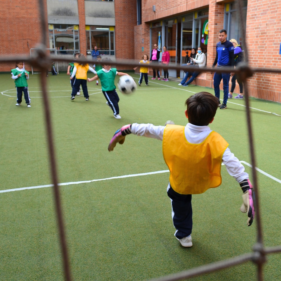 Deporte y actividades en colegio en Bogota3